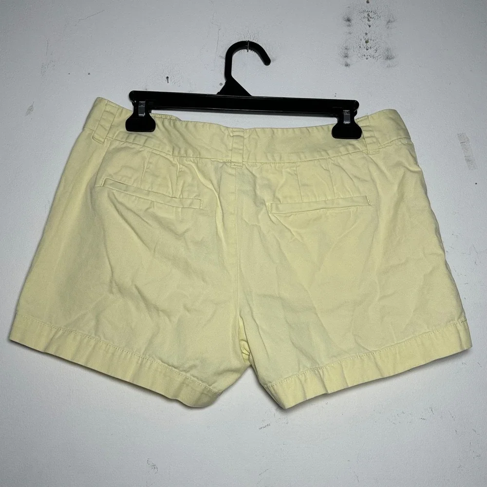 Ann Taylor LOFT Women's Yellow Cotton Shorts Size 6 Casual‎ Everyday Wear